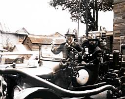 Joel Fisk and Jim Rose-1916 Model T.jpg